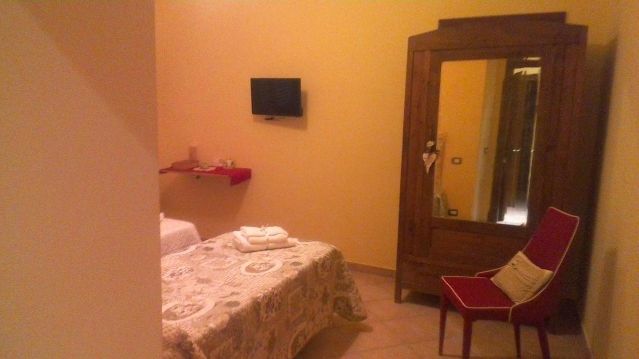 La Bella Ninfa Bed & Breakfast Sermoneta Exterior photo