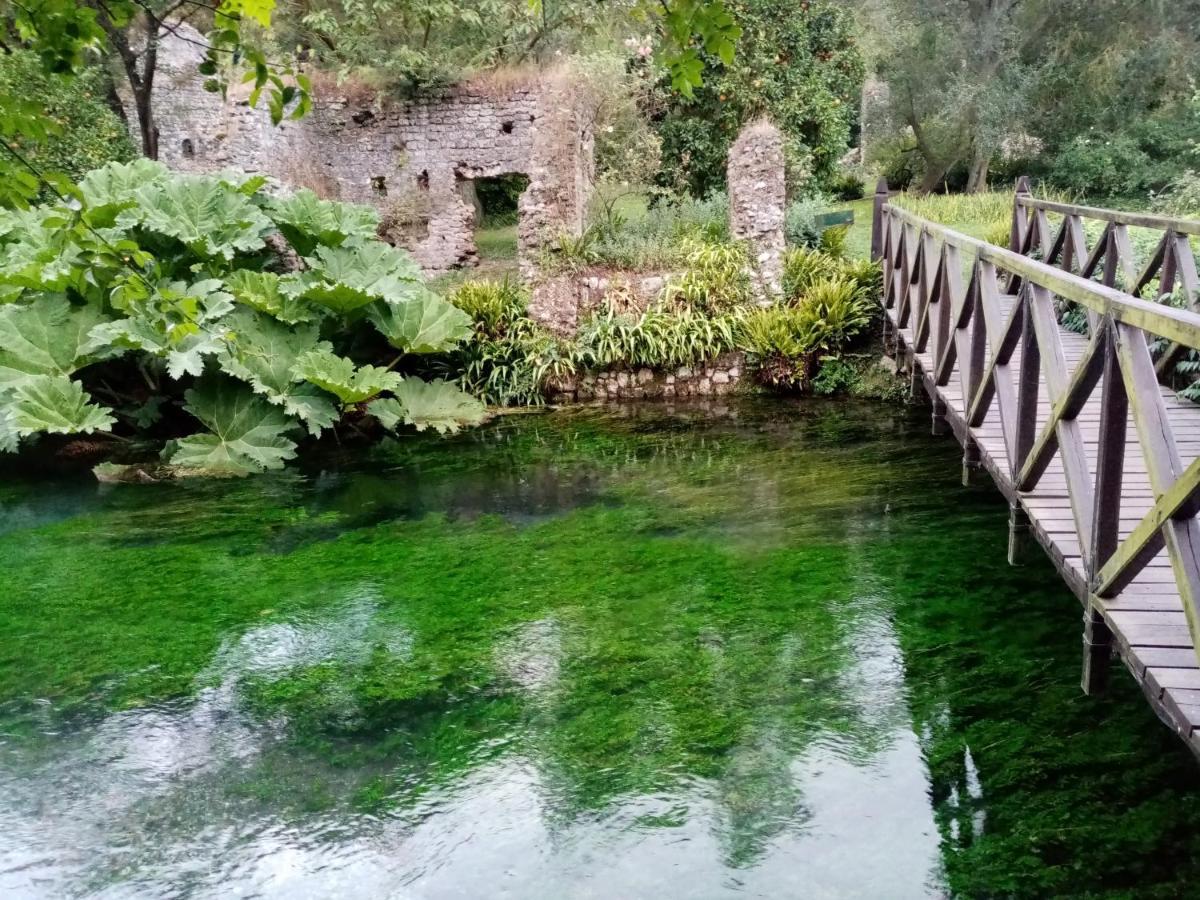 La Bella Ninfa Bed & Breakfast Sermoneta Exterior photo