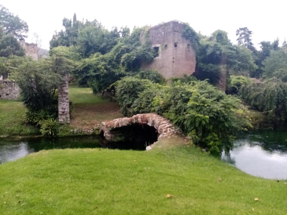 La Bella Ninfa Bed & Breakfast Sermoneta Exterior photo